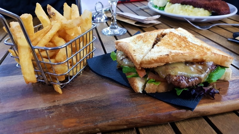 Steak sandwich at the Wellshot Hotel