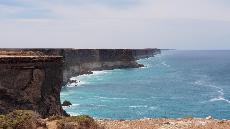 The Great Australian Bight is a famous landmark well worth stopping at when crossing the Nullarbor Plain